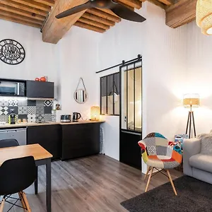 Apartment Le 14 Sathonay, Lyon