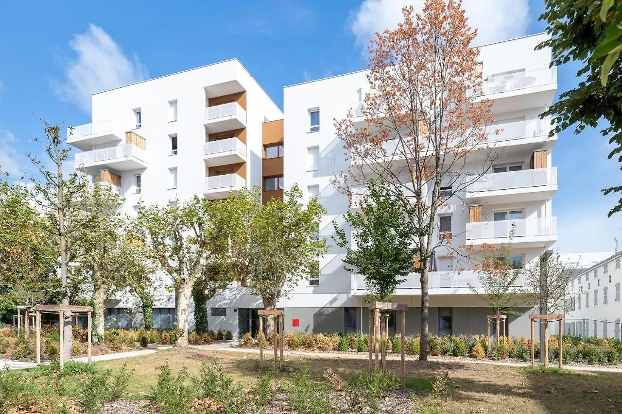 Ovelia Lyon - Les Jardins D'Hortense